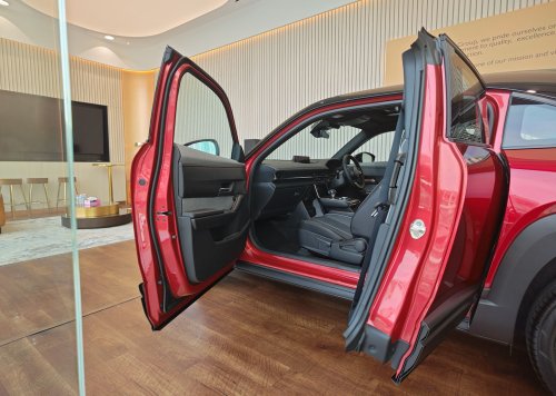 Panik Kaca Mobil Enggak Bisa Turun, Cari Tahu Penyebabnya Dari Sini