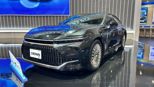Mantap Juga, Toyota Boshoku Buat Toyota Crown Hadir Di Kantor Kamu