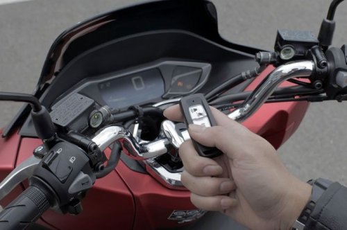 Ternyata Ini yang Terjadi Jika Remote Keyless Motor Jatuh Di Jalan