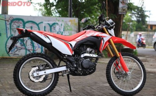 Akhirnya Bisa Tidur Nyenyak, Ini Alasannya Motor Trail Pakai Pelek Jari-jari