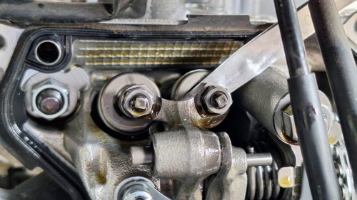 Tiga Ciri-ciri Klep Di Motor Bekas Yang Harus Segera Disetel Ulang