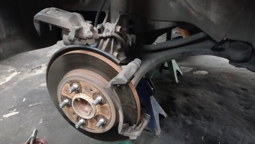 Mobil Jarang Dipakai Cakram Jadi Berkarat, Apakah Aman Dipakai?