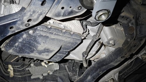 Dua Cara Mudah Ini Bisa Deteksi Kebocoran Oli Transmisi Matik Di Mobil Bekas