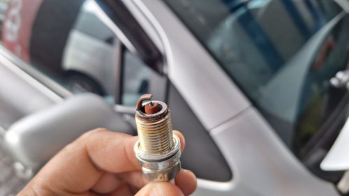 Belum Tentu Pembakaran Bagus, Ini Arti Busi Berwarna Merah Bata