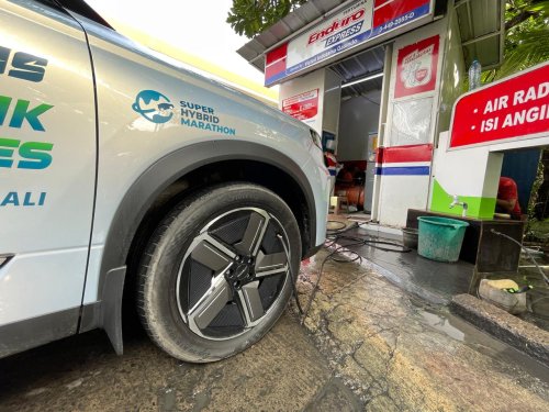 Tekanan Angin Ban Mobil Listrik Kurang Bisa Bikin Boros Baterai?