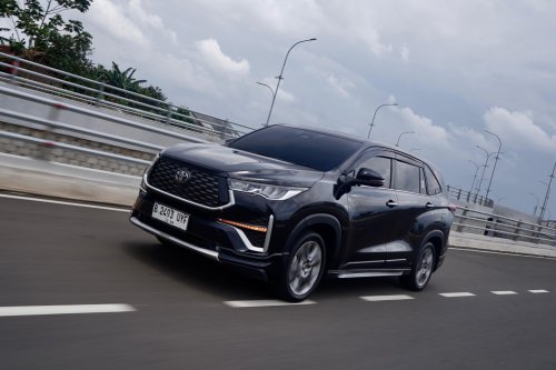 Biaya Servis Toyota Kijang Innova Zenix Hybrid di Bengkel Resmi