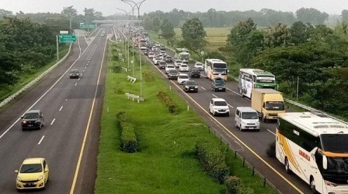 Biar Paham, Ini Beda Contraflow dan One Way Ketika Lalu Lintas Macet