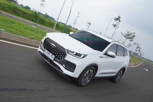 Adu Kencang SUV Mesin Turbo Mitsubishi Destinator Vs Chery Tiggo 8