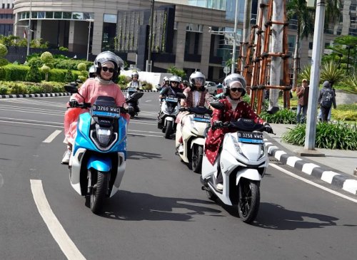 Isu Ketahanan Energi Bikin Motor Listrik Diburu, ALVA Siap Tambah Produksi