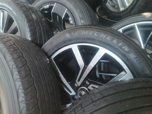 Biar Awet, Ini Tips Menyimpan Ban Bawaan Mobil Buat yang Doyan Gonta-ganti Pelek