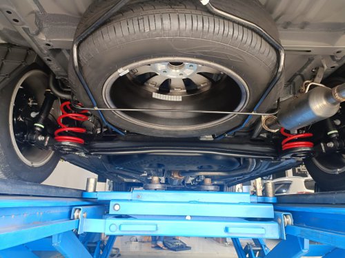 Sangat Sederhana, 3 Tips Agar Ban Serep Mobil Bisa Lebih Awet