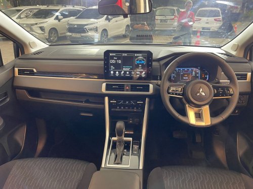 Dashboard Mobil Jadi Kusam Karena Sering Dijemur, Ini Solusinya