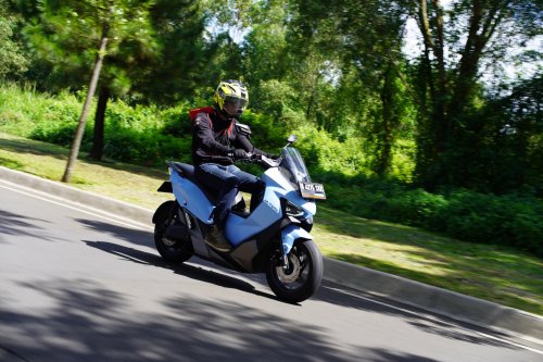 Maka Cavalry Sabet Gelar The Best Medium Electric Motorcycle di Gridoto Award 2025