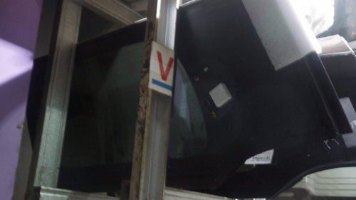 Retakan Kecil Pada Kaca Mobil Bisa Membesar, Jangan Sepelekan!