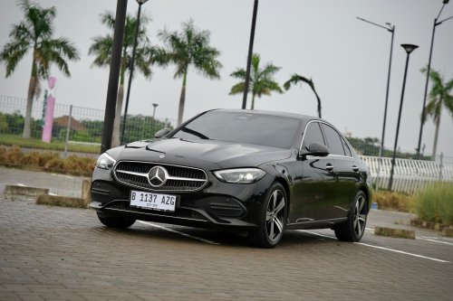 Mercedes-Benz, Liburan Pakai Mercedes-Benz C200, Sekali Full Tank Bisa Lintas Pulau