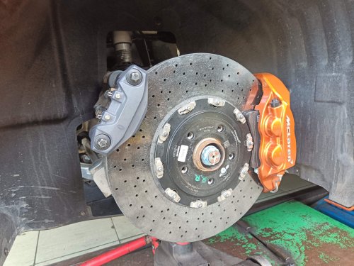 Lewati Genangan Air Bikin Rem Mobil Bunyi Berdecit, Ini Solusinya