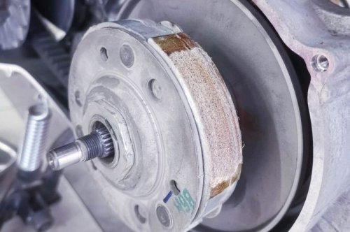 Kampas Ganda Motor Matic Juga Bisa Tipis, Ini Cirinya Saat Motor Dipakai