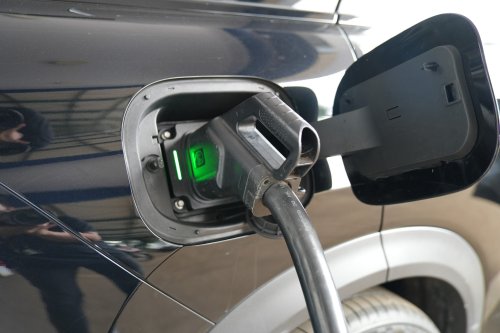 Charger Mobil Listrik Enggak Masuk? Cek Dulu Kemungkinan Ini