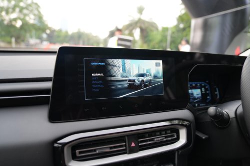 Mitsubishi | Berlibur Pakai Mitsubishi Destinator Lebih Asyik Berkat Fitur Ini