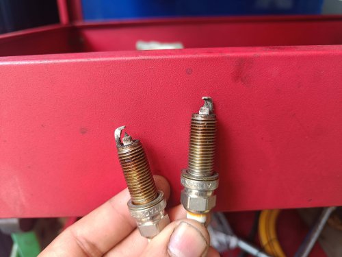 Pentingnya Bersihkan Busi Mobil Berkala, Ini Manfaatnya Bagi Mesin