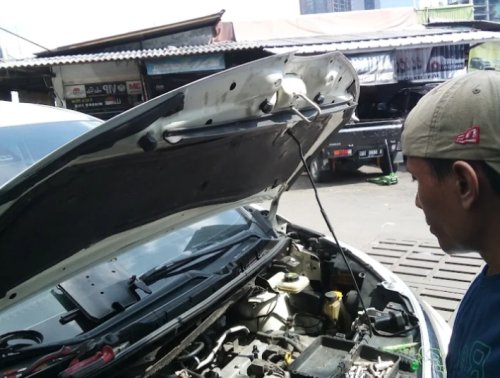 Bongkar Mitos! Mesin Mobil Bisa Adem Sendiri dan Tak Perlu Buka Kap