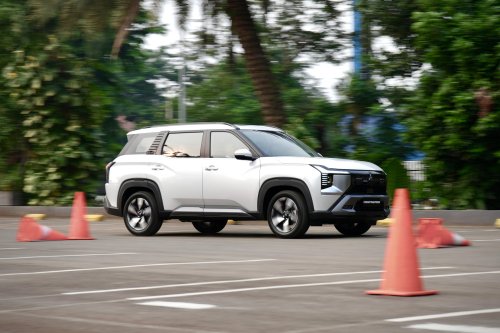 Mitsubishi, Mitsubishi Destinator, Mitsubishi Destinator Jadi Best Medium SUV Di GridOto Award 2025, Ini Alasannya!