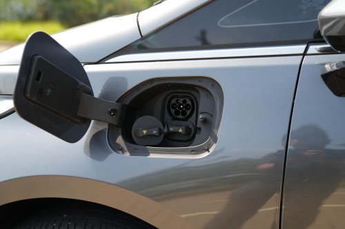 Wuling, Kamu Mesti Tahu, Secepat Ini Ngecas Wuling Cloud EV dan GWM ORA 03 BEV