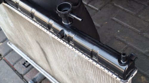 Radiator Mobil Keropos Diperbaiki atau Diganti Baru? Catat Biayanya