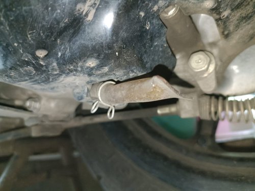 Ternyata Slang Karet Di Motor Matic Ini Wajib Dicek Saat Musim Hujan