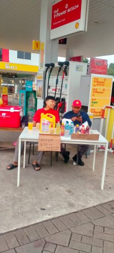 Bensin Kosong, Karyawan SPBU Shell Jualan Makanan dan Minuman