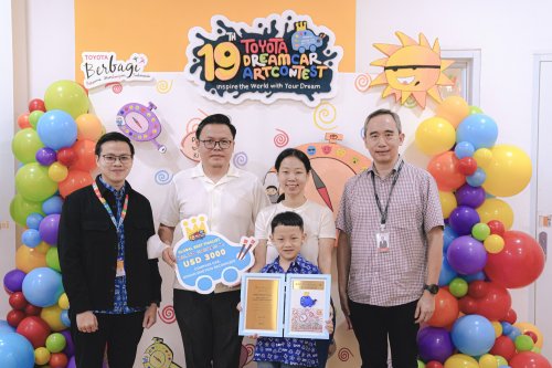 Toyota, Bocah 7 Tahun Harumkan Nama Indonesia di Jepang, Sabet Gelar The Best Finalist Toyota Dream Car Art Contest ke-18