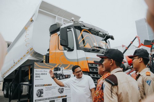 Top Markotop, DCVI Sumbang Mesin Bus Mercedes-Benz OF 917 ke SMK 1 Angkasa Jakarta