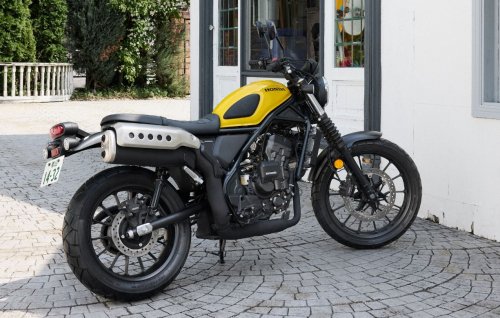 Honda, Oper Giginya Mirip Motor Bebek, Scramber Retro Baru Honda Ini Bisa Jalan 415 KM Sekali Full Tank
