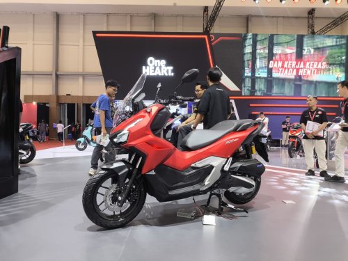 Honda, Honda ADV, Jangan Tertukar! Ini Bedanya New Honda ADV 160 Varian CBS, ABS dan RoadSync