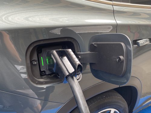 Ditinggal Makan Eh Penuh, Chery Tiggo 8 CSH Bisa Dicas Secepat Ini