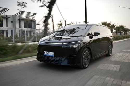 Pantas Jadi Mobil Sultan, Sambutan Kursi Bos XPENG X9 Niat Banget