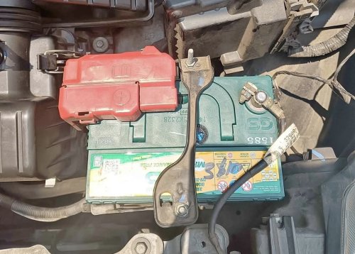 Ternyata Ini Sebabnya Lepas Aki Mobil Bekas Wajib Terminal Negatif Dulu