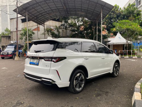 BYD | Mengintip Lagi Aletra L8, Mobil Listrik MPV Penantang BYD M6