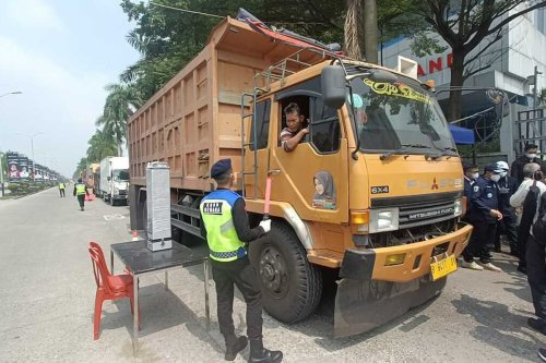 Gawat, Puluhan Truk Yang Akan Keluar Kawasan Industri Cikande Terpapar Radiasi Cesium-137