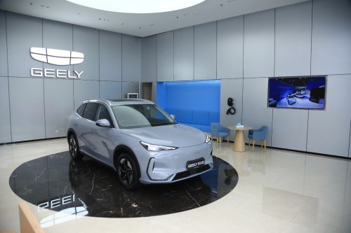 Geely, Sapa Orang Berduit Kemang, Andalan Motors Buka Showroom Perdana Geely di Lippo Mall Kemang