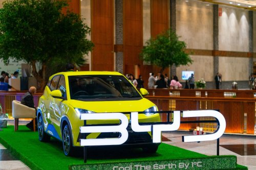 BYD, Mobil Listrik BYD, BYD Seal, BYD Denza D9, BYD Fasilitasi 15 Unit Mobil Listrik di IISF 2025, Denza D9, BYD Sealion 7 dan BYD Seal Diterjunkan