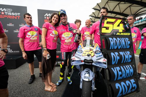 MotoGP, Gresini Racing Full Senyum, Amankan Dua Titel di Sprint Race MotoGP Malaysia 2025