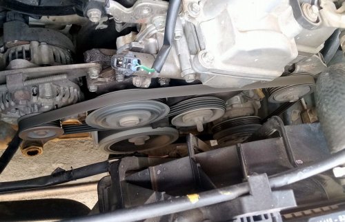Harga Fan Belt Veloz dan Gejala Saat Komponen Ini Mulai Retak