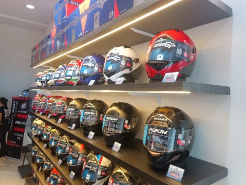 RD2 Moto Resmikan Outlet Pertama di Kelapa Gading, Jadi Dealer Helm Shark dan Apparel Prostreet