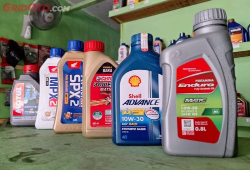 Belum Semua Tahu, Jadwal Ganti Oli Mesin Sudah Tertulis di Kemasan Botol Dengan Kode Ini
