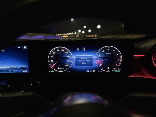 Mercedes-Benz, Punya Mesin Ringkas, Seirit Ini Konsumsi BBM Mercedes-Benz A200