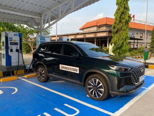 Lengkap Banget! Ini Charger Mobil Listrik di Rest Area KM 379 A