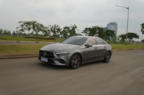 Mercedes-Benz, Irit Dipakai Ke Luar Kota, Mercedes-Benz A200 Bisa Jalan Sejauh Ini