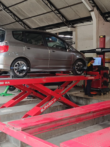 Wajib Tahu, Spooring Mobil Ternyata Nggak Cuma Soal Lurusin Setir!