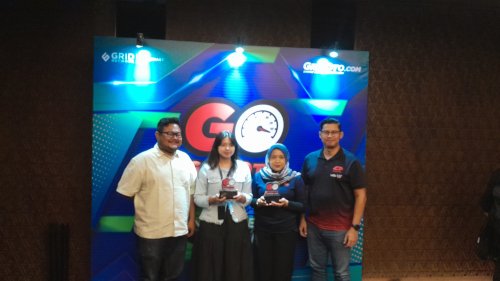QJMotor Raih Dua Penghargaan di GridOto Award 2025